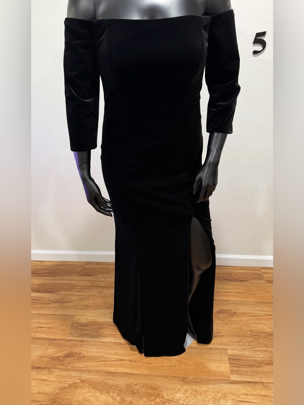 Allure Bridesmaids Black Velvet Off Shoulder Gown Size 16 NWOT
